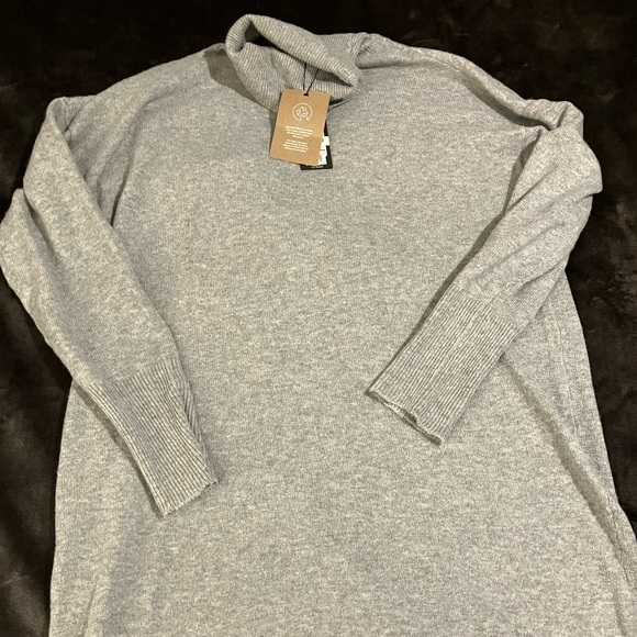 Vero Moda Sweaters - Vero Moda Sweater Dress